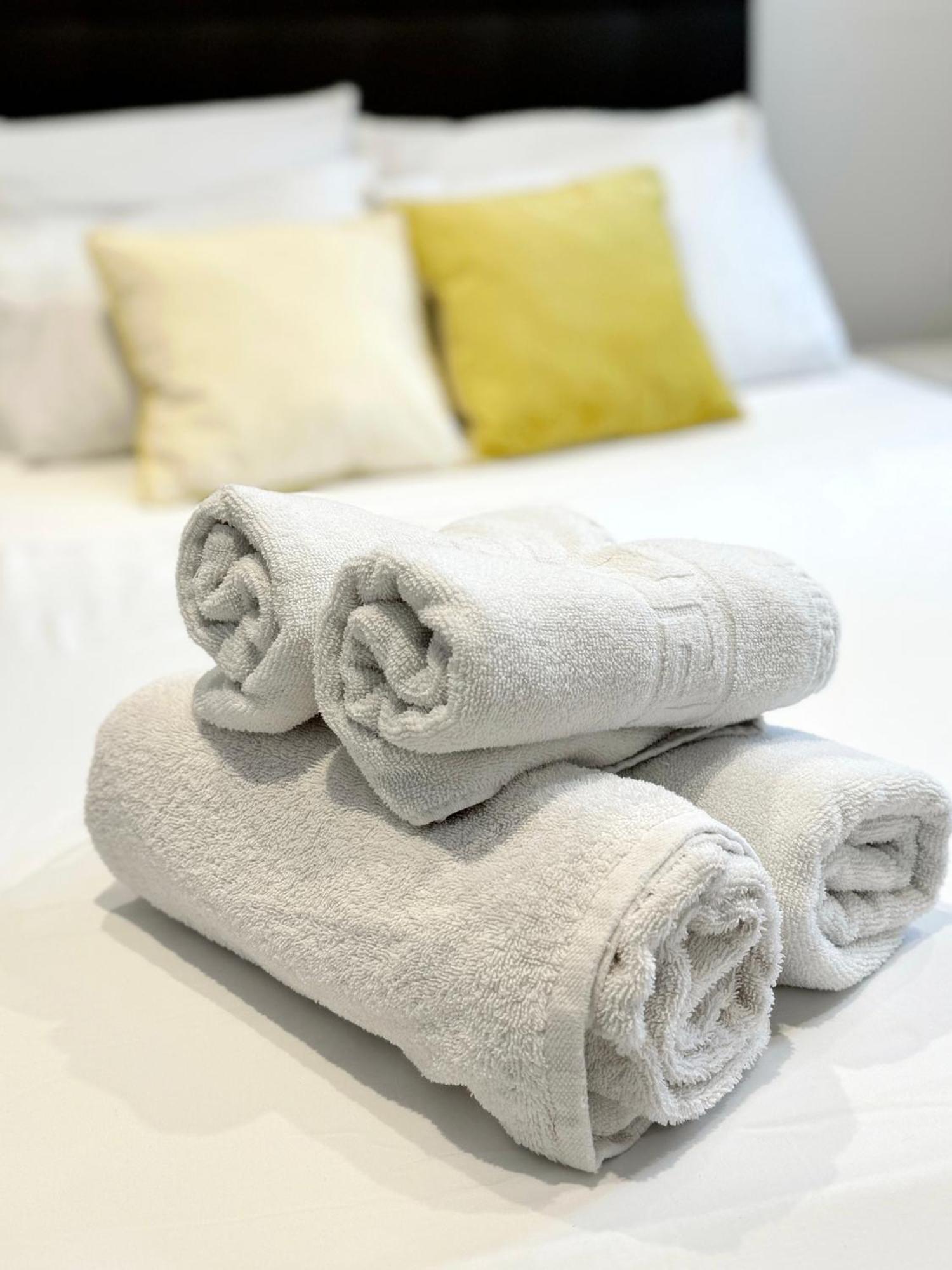 Fabulous City Centre Apartment - Grand Central House 直布罗陀 外观 照片