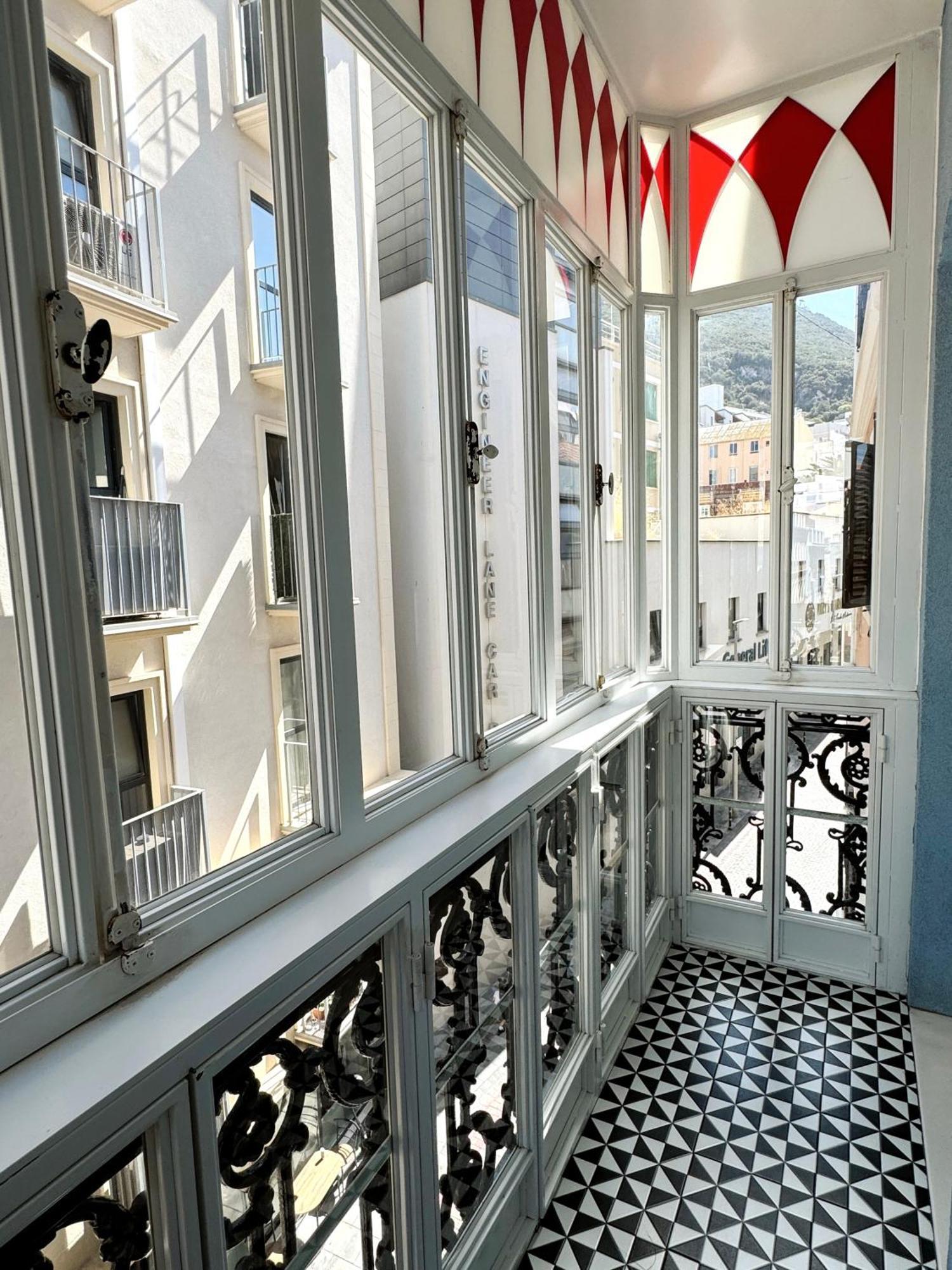Fabulous City Centre Apartment - Grand Central House 直布罗陀 外观 照片