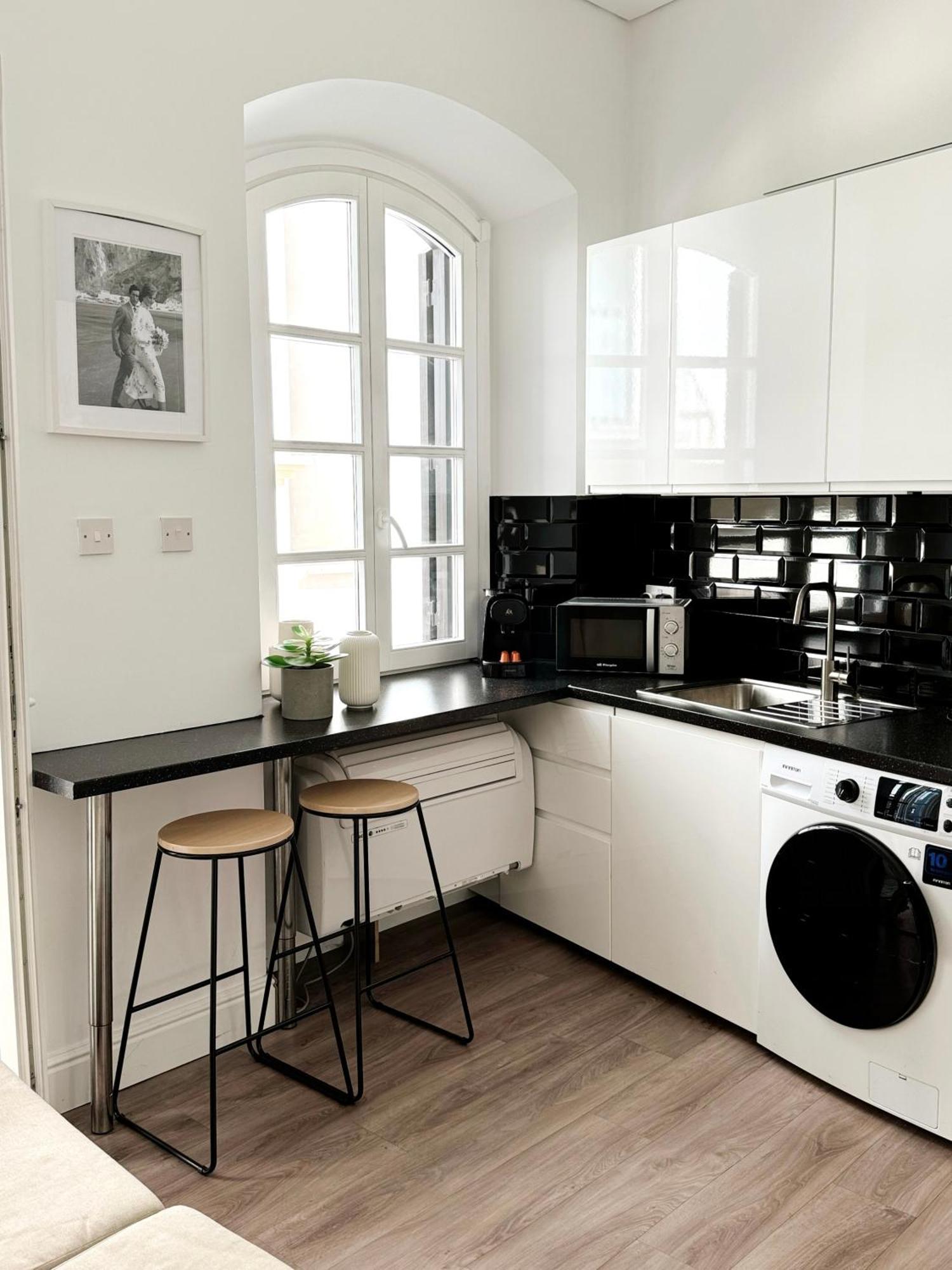 Fabulous City Centre Apartment - Grand Central House 直布罗陀 外观 照片