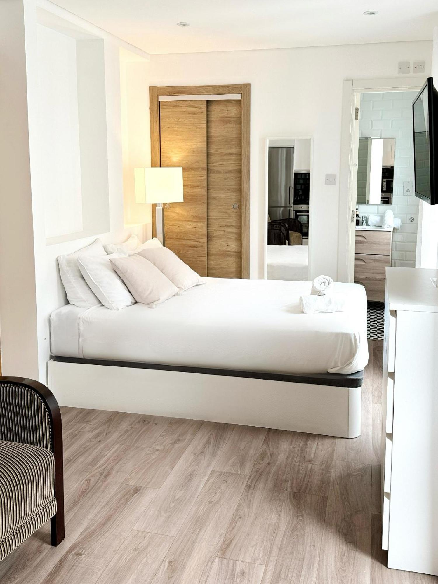Fabulous City Centre Apartment - Grand Central House 直布罗陀 外观 照片